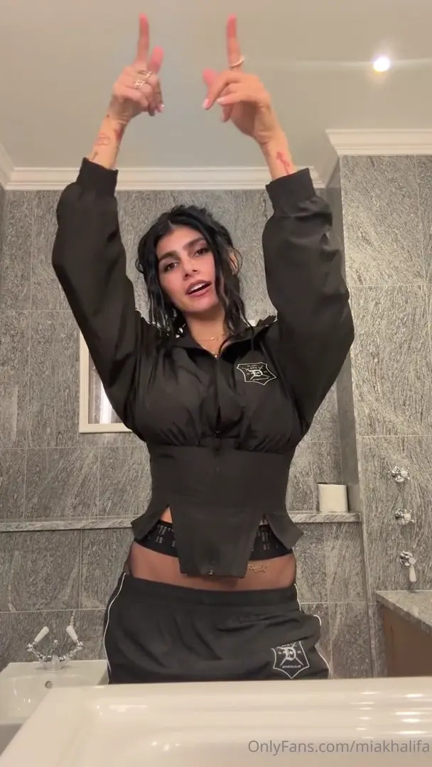Mia Khalifa Track Jacket Strip Video Leaked - ePornLeak