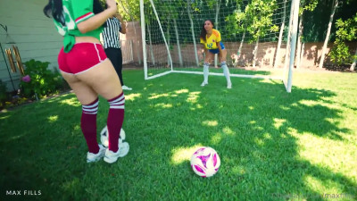 Violet Myers Threesome With Max Fills Video Leaked