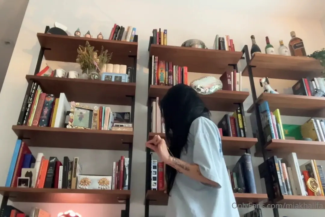 Mia Khalifa Try On Video Leaked - ePornLeak