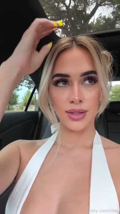 Rileyfans Stops The Car To Masturbate - ePornLeak