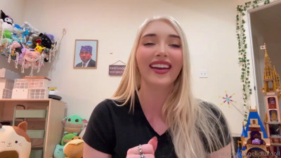 Angelicfukdoll Strips And Spreads Her Holes