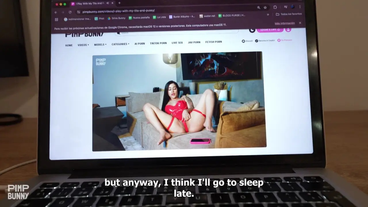 Cardi Baby Cums With A Vibrator For Her Fan - ePornLeak