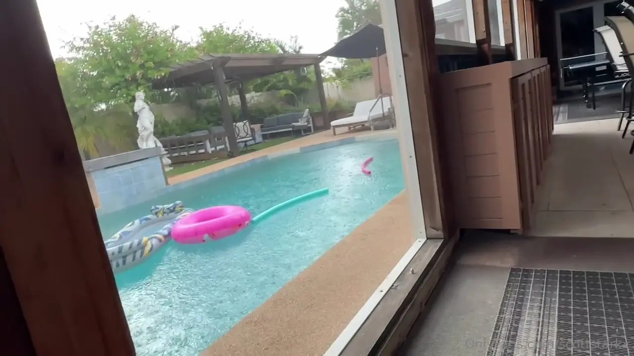 Juniper Ren Receives A Pound From Scott Stark - ePornLeak