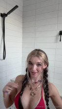 Madiruvee Vibrates Her Pussy In The Bathroom