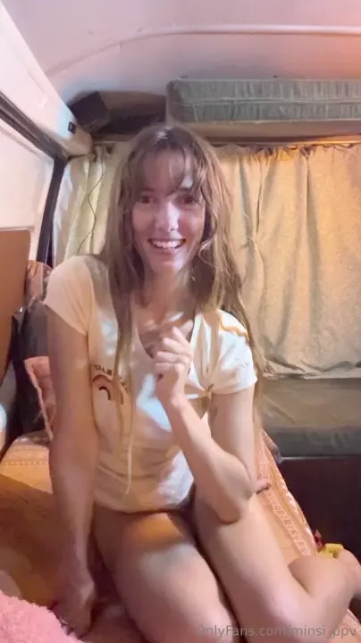 Minsi Outdoors Masturbating With A Vibrator - ePornLeak