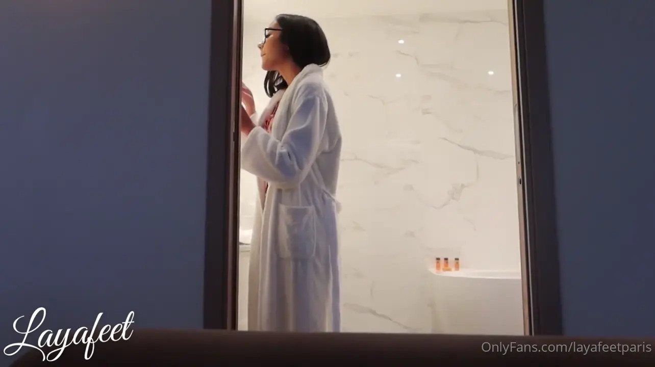 Layafeet Gets Fucked After A Footjob - ePornLeak