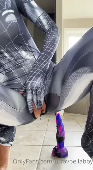 Urfavbellabby's Spider Girl Bounces On A Dildo - ePornLeak