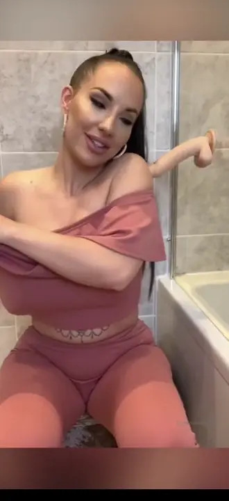 Jess Miller's Bathroom Masturbation - ePornLeak