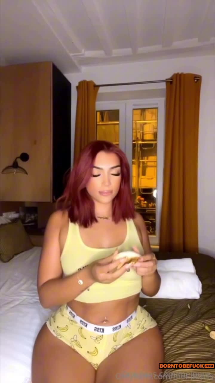 Mel Popss Banana Sucking and Twerk Teasing Video Leaks - ePornLeak