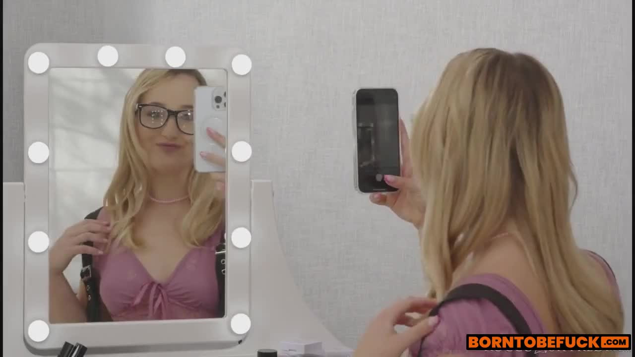 Khloxxx Threesome Sextape with Valentina Lapiedra Porn Video Leaks - ePornLeak