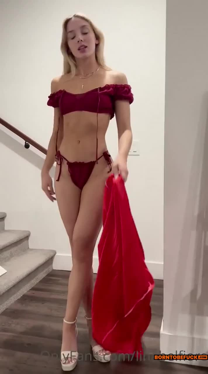 Lina Belfiore Striptease On Stairs Video Leaked - ePornLeak