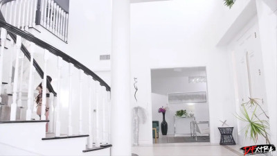 Luna Lovely Wraps Her Lips Around A BBC