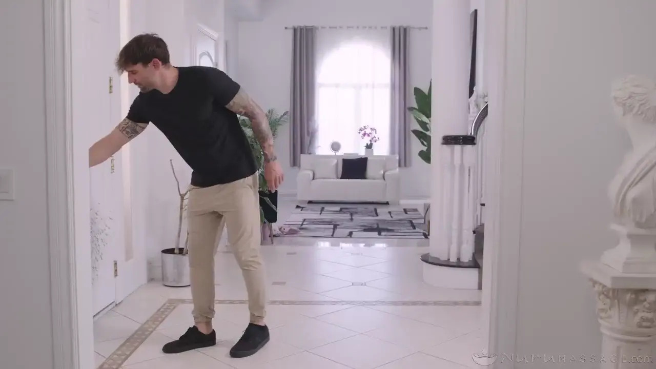 Masseuse Lilly Bell Rides Her Client Alex Legend - ePornLeak