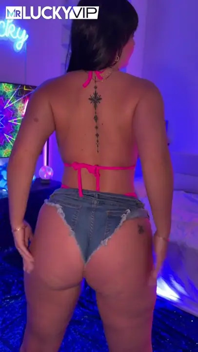 Alexandra Mink Gets Banged By MrLucky - ePornLeak